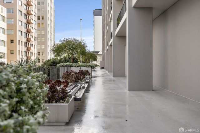 1333 JONES Street 406, San Francisco, CA 94109