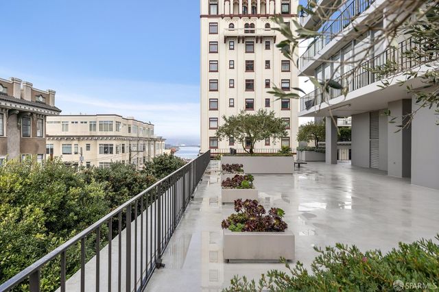 1333 JONES Street 406, San Francisco, CA 94109