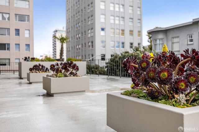 1333 JONES Street 406, San Francisco, CA 94109