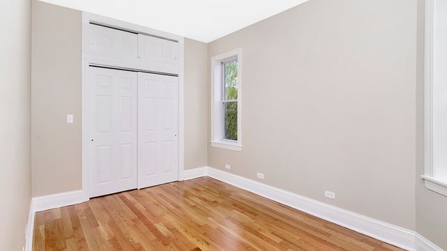 4918 S Saint Lawrence Avenue 3, Chicago, IL 60615