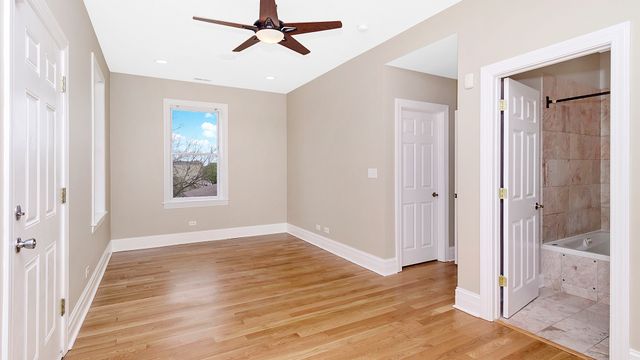 4918 S Saint Lawrence Avenue 3, Chicago, IL 60615