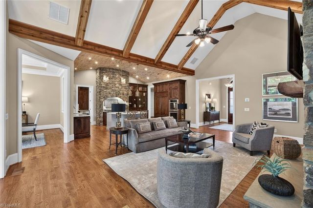 7955 Valley View Drive, Clemmons, NC 27012