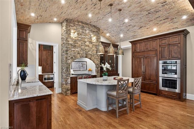 7955 Valley View Drive, Clemmons, NC 27012