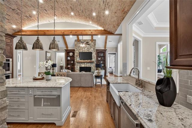 7955 Valley View Drive, Clemmons, NC 27012