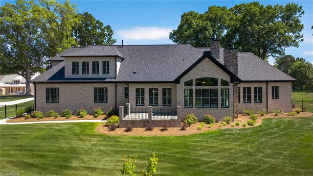 7955 Valley View Drive, Clemmons, NC 27012