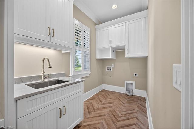 7955 Valley View Drive, Clemmons, NC 27012
