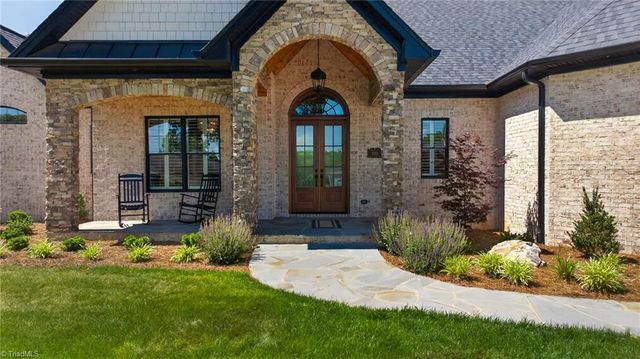 7955 Valley View Drive, Clemmons, NC 27012