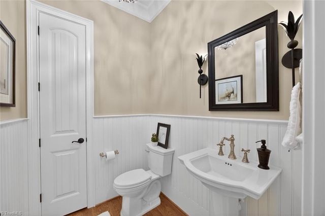 7955 Valley View Drive, Clemmons, NC 27012