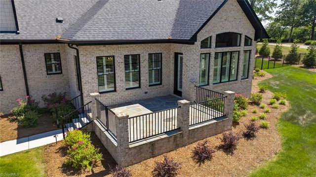 7955 Valley View Drive, Clemmons, NC 27012
