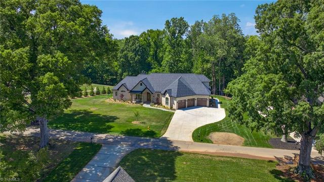 7955 Valley View Drive, Clemmons, NC 27012