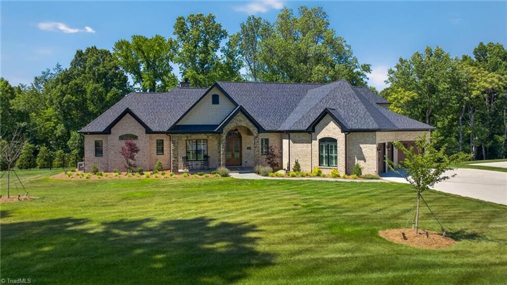 7955 Valley View Drive, Clemmons, NC 27012