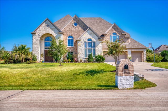 3905 Pebble Brook Drive, League City, TX 77573