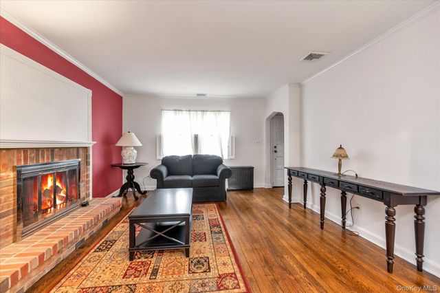 212 Wilton Street, New Hyde Park, NY 11040