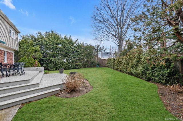 212 Wilton Street, New Hyde Park, NY 11040