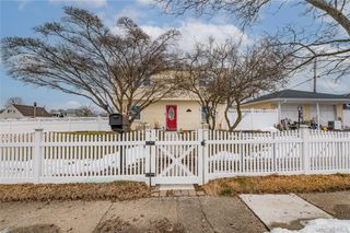 3 Brook Lane, Levittown, NY 11756