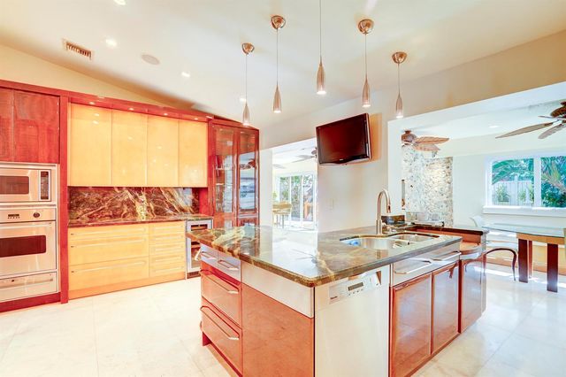 1191 Emerald Drive, Singer Island, FL 33404