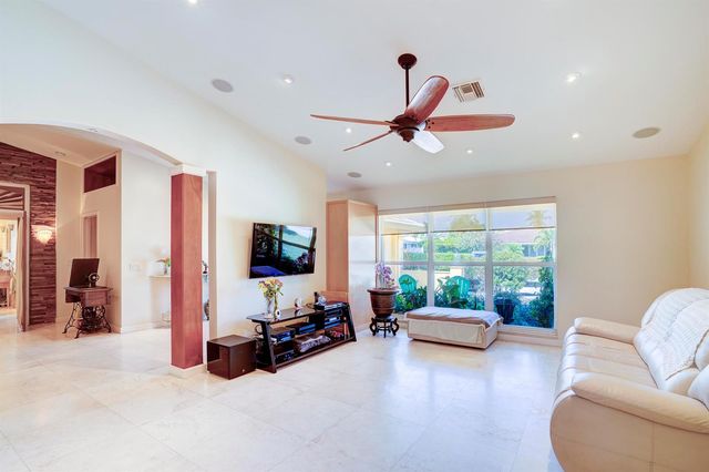 1191 Emerald Drive, Singer Island, FL 33404