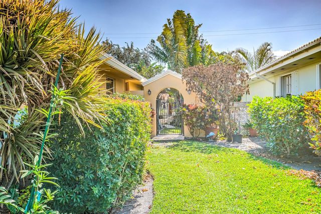 1191 Emerald Drive, Singer Island, FL 33404