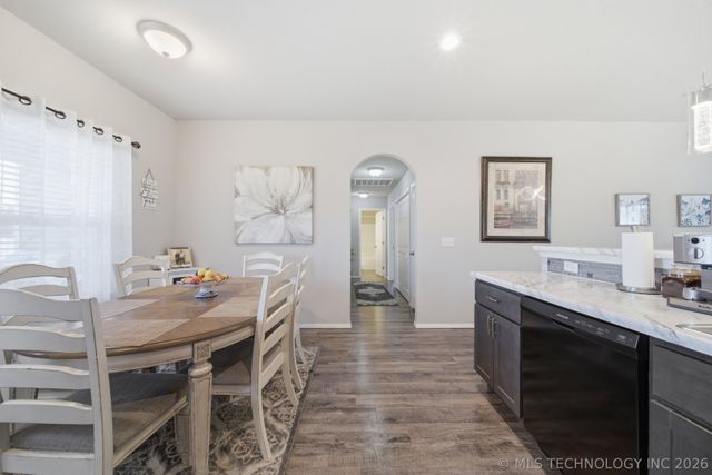 2804 E Quincy Street, Broken Arrow, OK 74014