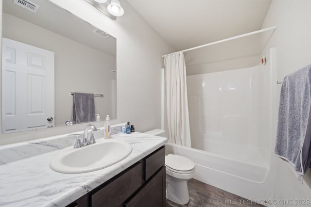 2804 E Quincy Street, Broken Arrow, OK 74014