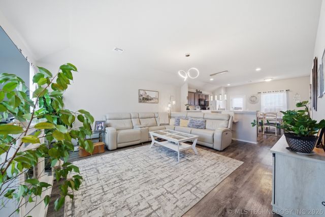 2804 E Quincy Street, Broken Arrow, OK 74014