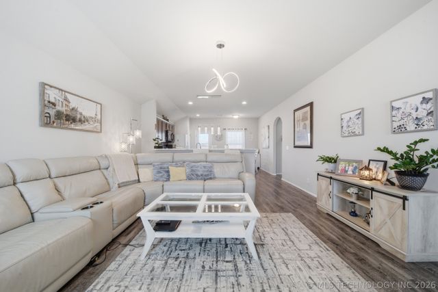 2804 E Quincy Street, Broken Arrow, OK 74014