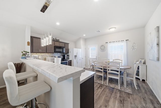 2804 E Quincy Street, Broken Arrow, OK 74014