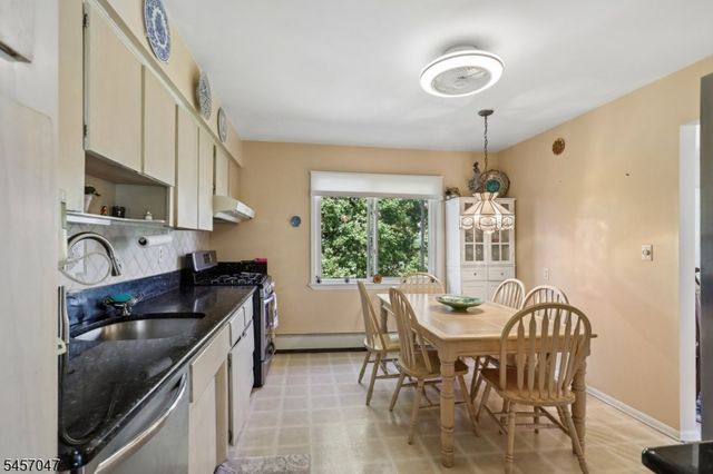 347 Alan Dr, Paramus Boro, NJ 07652