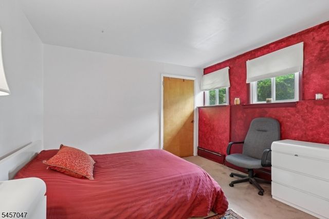 347 Alan Dr, Paramus Boro, NJ 07652