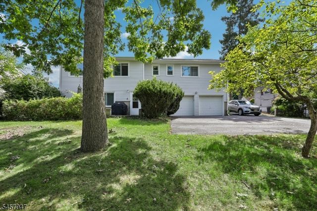 347 Alan Dr, Paramus Boro, NJ 07652