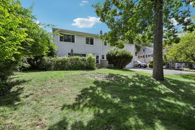 347 Alan Dr, Paramus Boro, NJ 07652