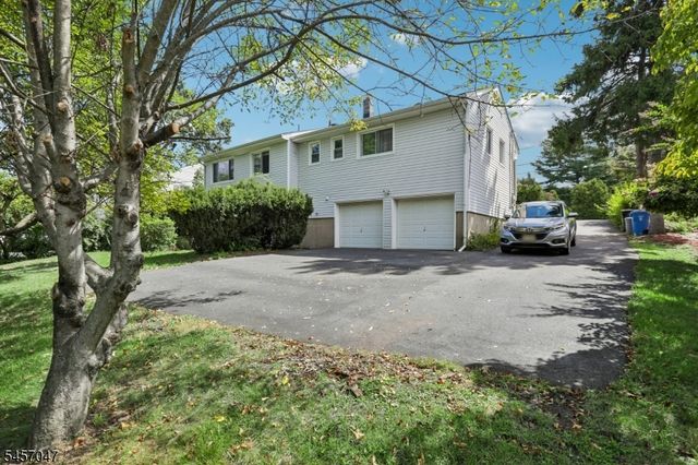 347 Alan Dr, Paramus Boro, NJ 07652