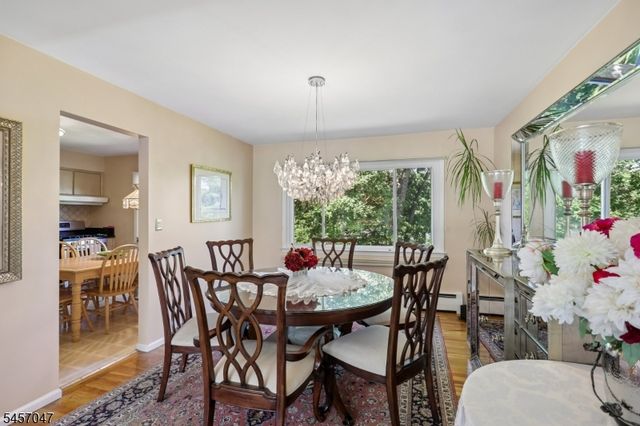 347 Alan Dr, Paramus Boro, NJ 07652