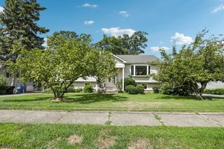347 Alan Dr, Paramus Boro, NJ 07652