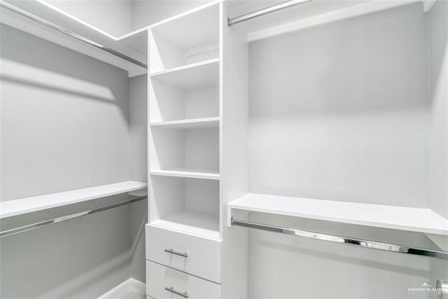 3104 E Zinnia Avenue, Alton, TX 78573