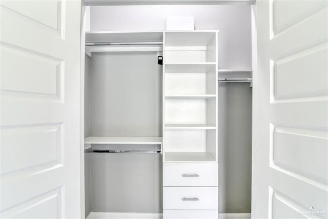 3104 E Zinnia Avenue, Alton, TX 78573