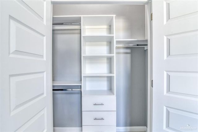 3104 E Zinnia Avenue, Alton, TX 78573