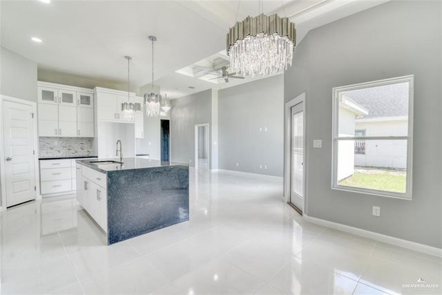 3104 E Zinnia Avenue, Alton, TX 78573