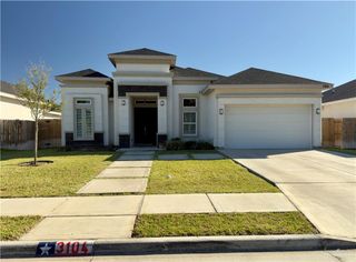 3104 E Zinnia Avenue, Alton, TX 78573