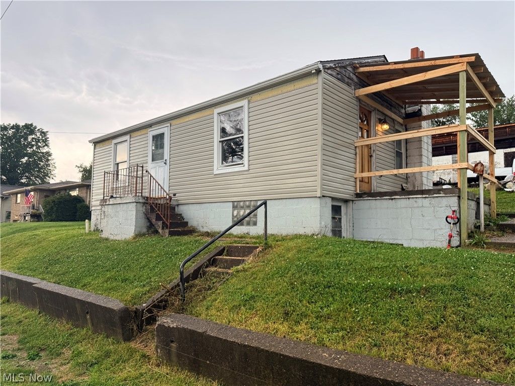 403 Summit Avenue, Mingo Junction, OH 43938