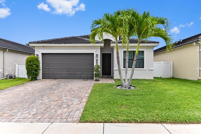 7461 Moonrise Drive, Lake Worth, FL 33467