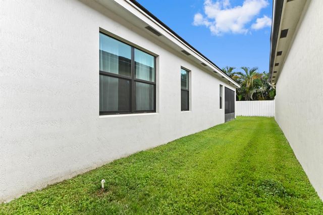 7461 Moonrise Drive, Lake Worth, FL 33467
