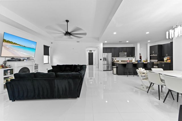 7461 Moonrise Drive, Lake Worth, FL 33467