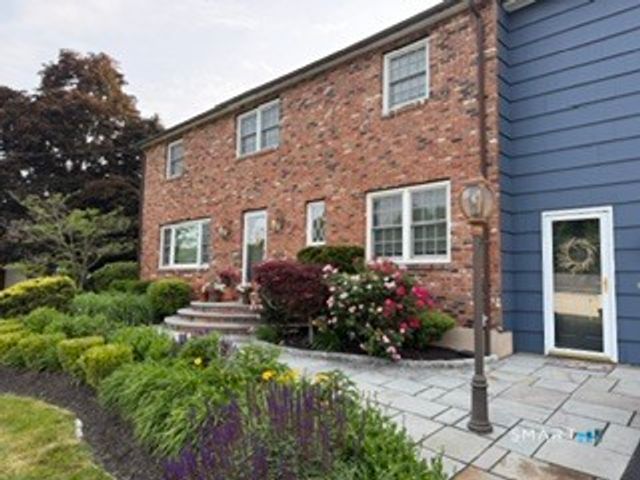 100 Rolling Ridge Road, Hamden, CT 06518