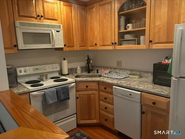100 Rolling Ridge Road, Hamden, CT 06518