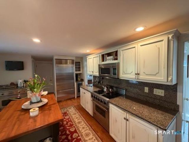 100 Rolling Ridge Road, Hamden, CT 06518