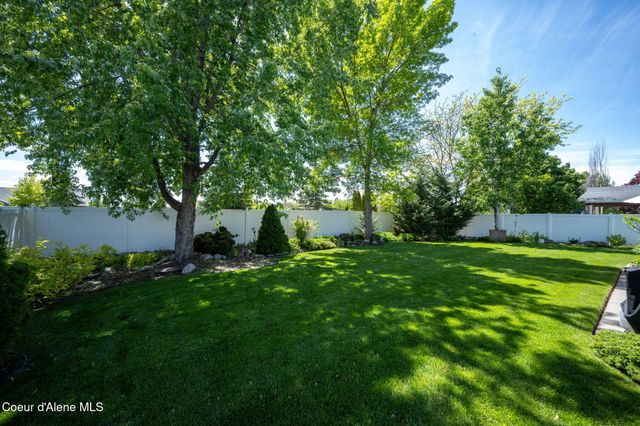 1694 W Cardinal AVE, Hayden, ID 83835