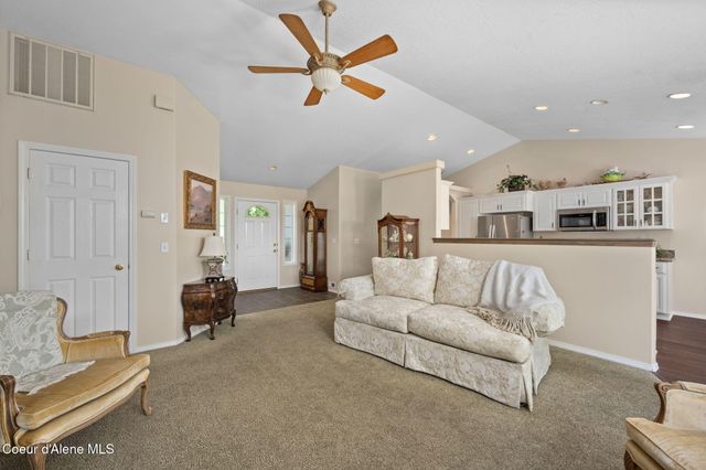 1694 W Cardinal AVE, Hayden, ID 83835