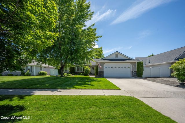 1694 W Cardinal AVE, Hayden, ID 83835
