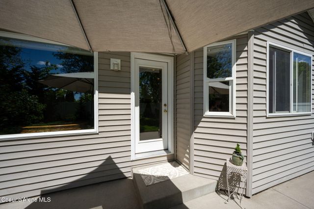 1694 W Cardinal AVE, Hayden, ID 83835